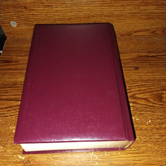 Charles Dickens Treasury of World Masterpieces Octopus Books Leatherbound (1983) - Picture 7 of 7